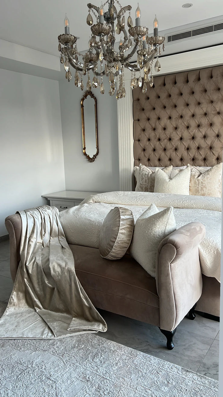 De-luxe Nude round cushion 50cm diameter