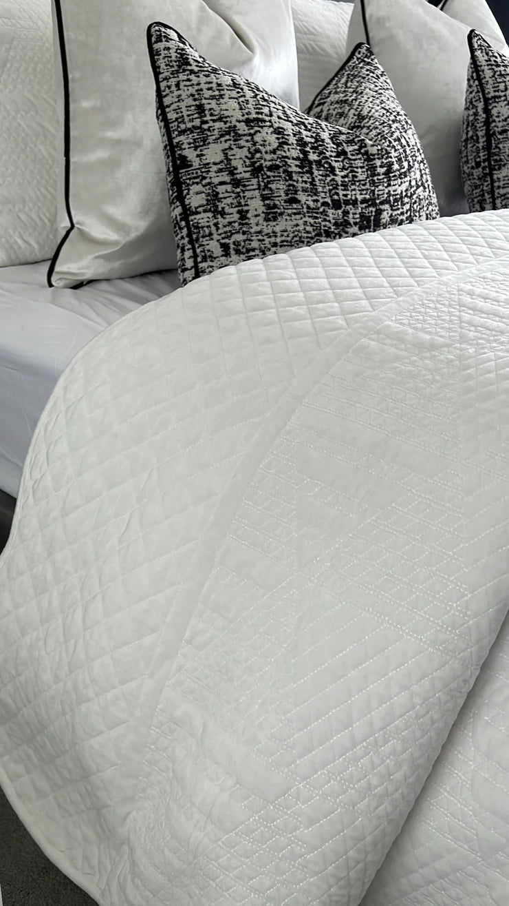 Luxe Ivory - white double sided Coverlet queen / king