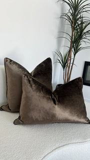 De-luxe mocha velvet cushion