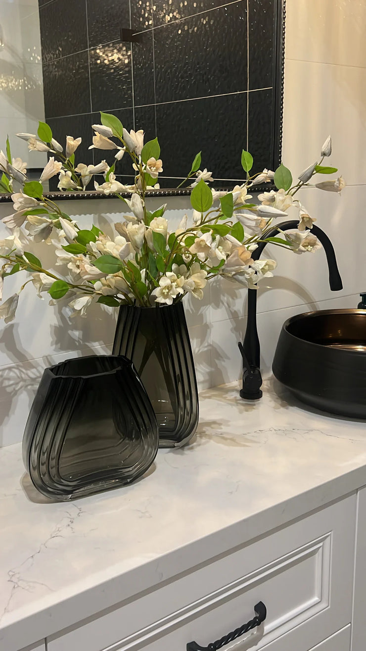 Lily nudie grey flower stem