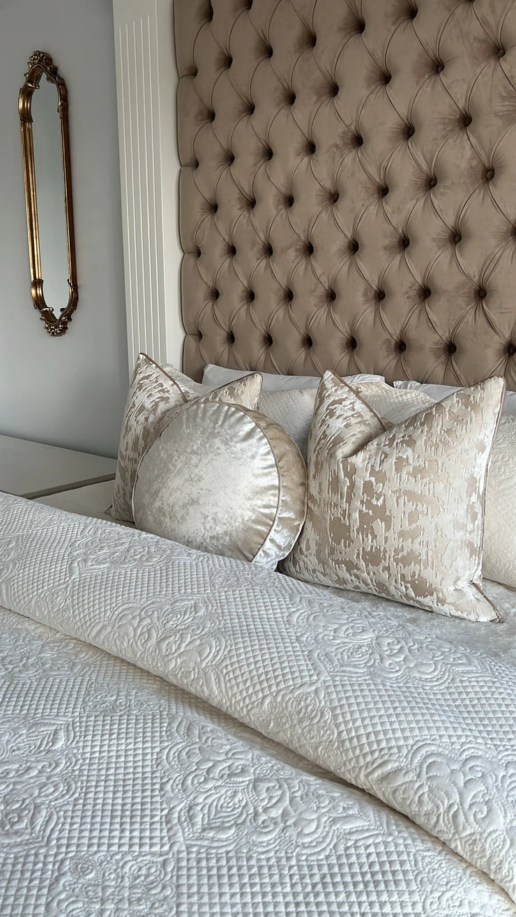 De-luxe Nude round cushion 50cm diameter